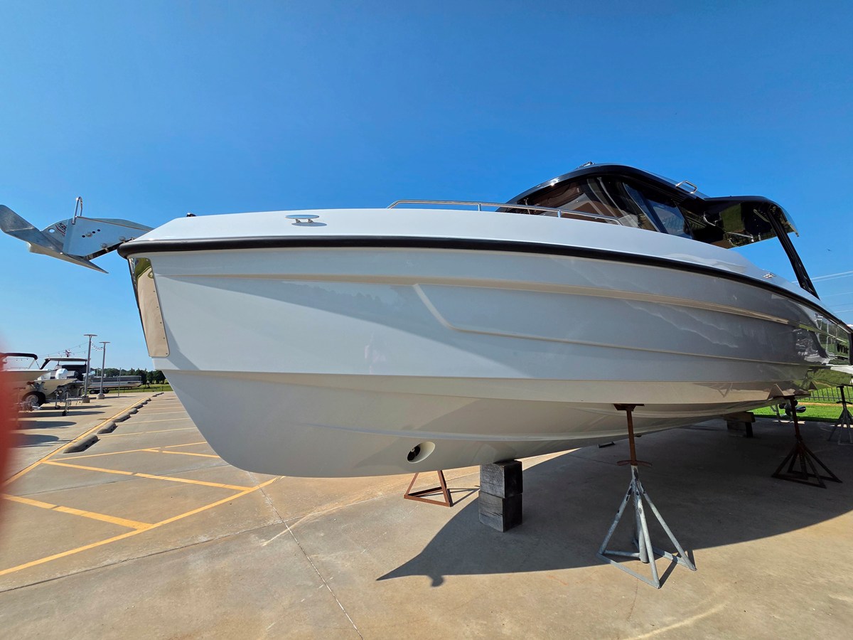 Cruisers Yachts 38 VTR — 2027 Cruisers Yachts 38 VTR — photo 4