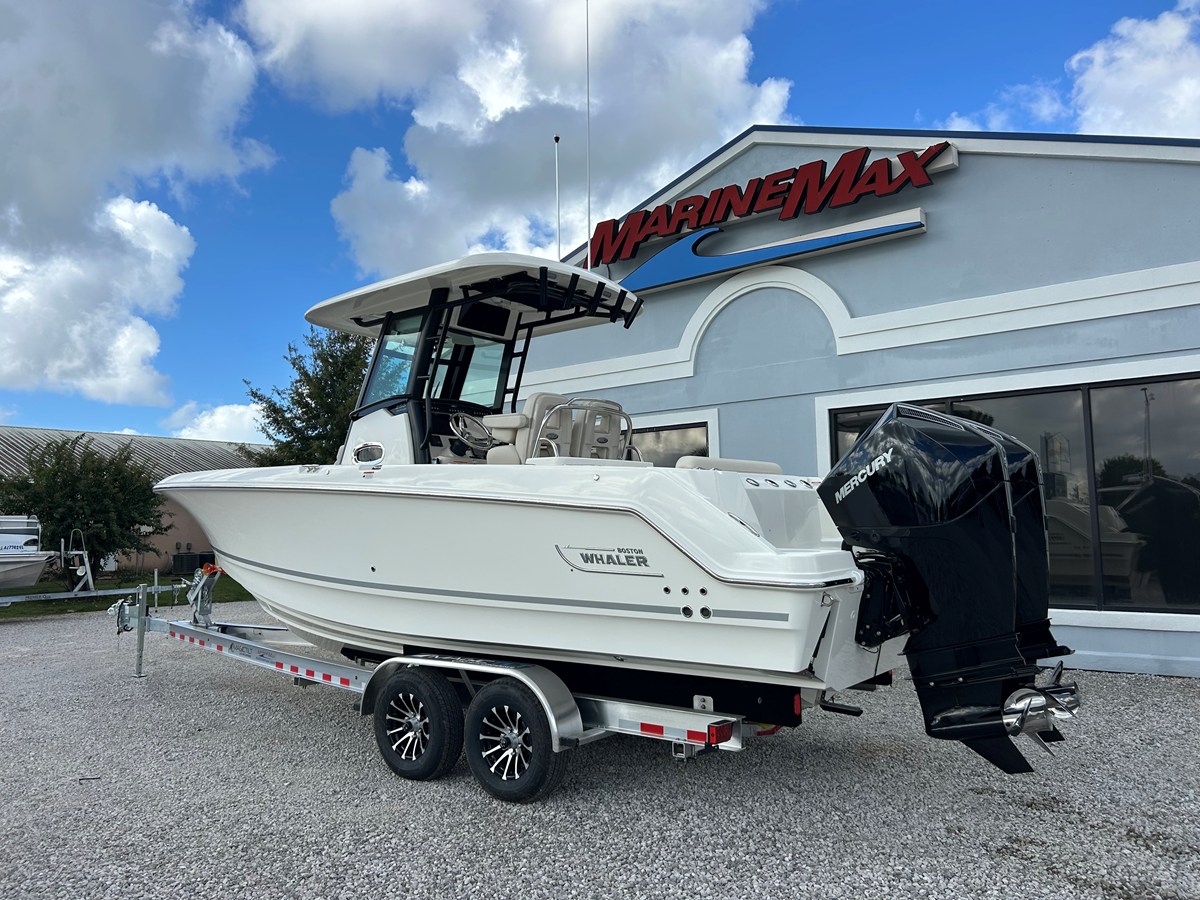 Boston Whaler 250 Outrage — 2027 Boston Whaler 250 Outrage — photo 3