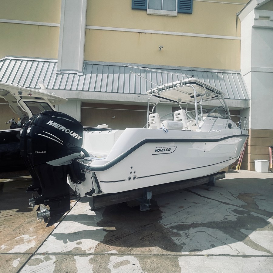 Boston Whaler 285 CONQUEST — 2008 Boston Whaler 285 Conquest — photo 3