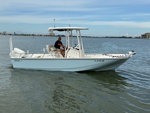 BOSTON WHALER 210 MONTAUK