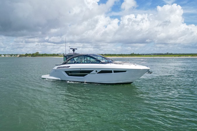 CRUISERS YACHTS 50 CANTIUS — 2025 Cruisers Yachts 50 Cantius