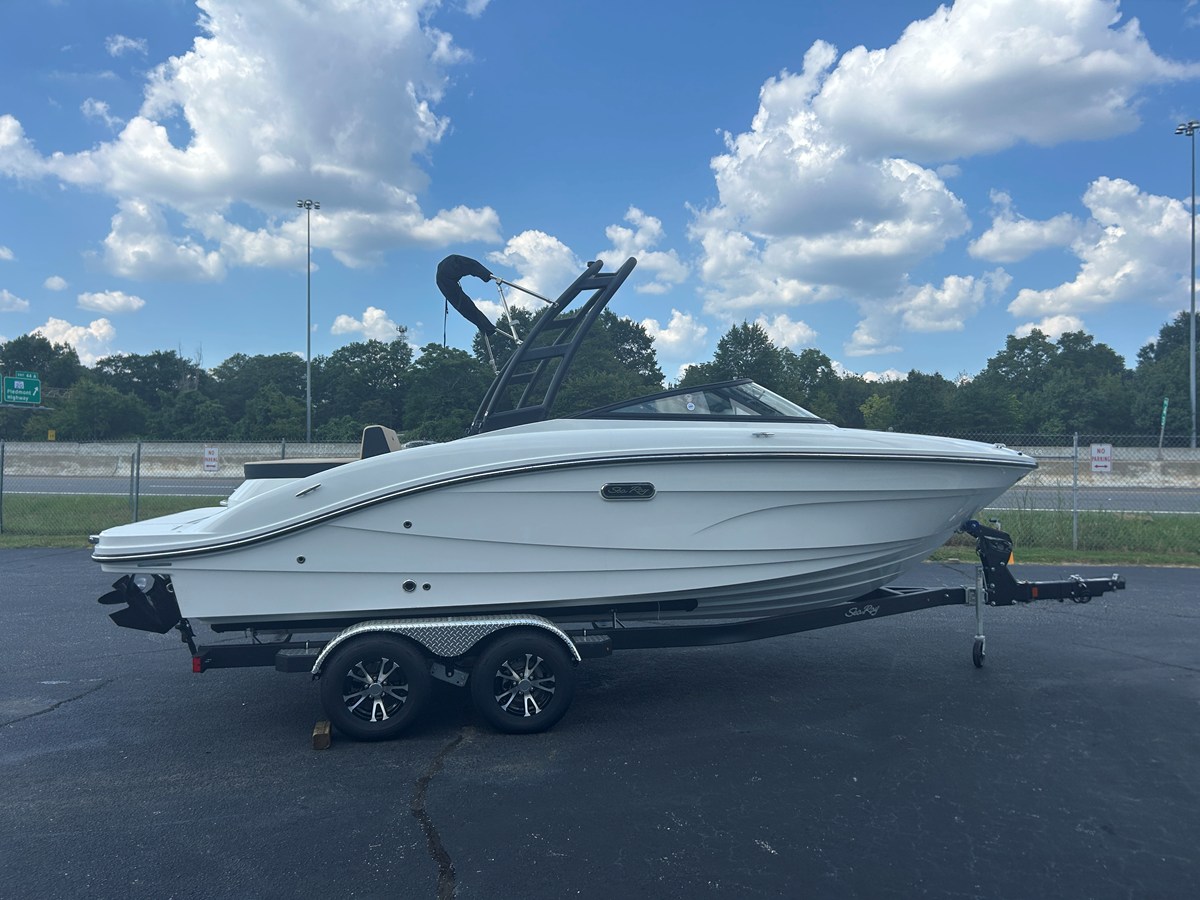 Sea Ray SPX 210 — 2027 Sea Ray SPX 210 — photo 5