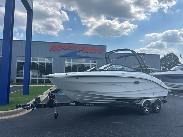SEA RAY SPX 210 — 2027 Sea Ray SPX 210