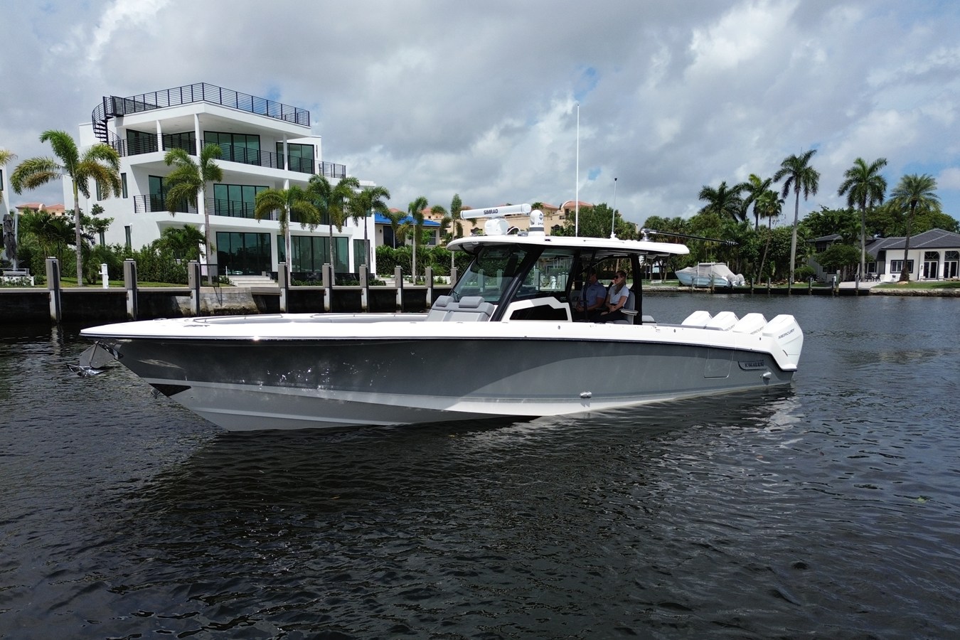 Boston Whaler 380 Outrage — 2027 Boston Whaler 380 Outrage — photo 2