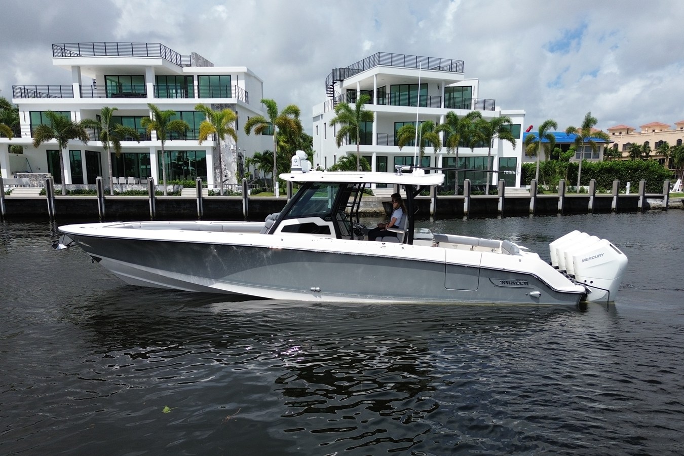Boston Whaler 380 Outrage — 2027 Boston Whaler 380 Outrage — photo 4
