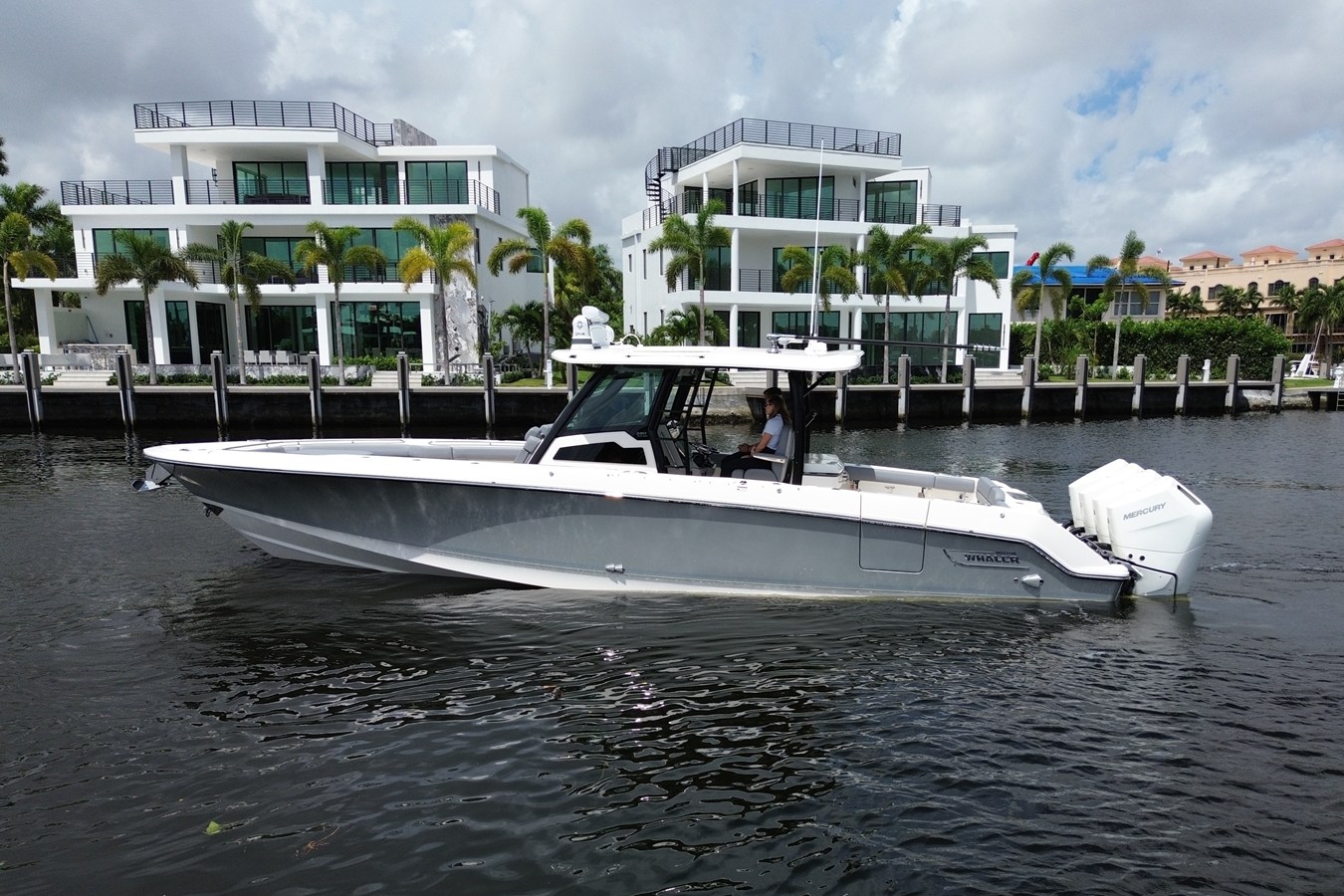 Boston Whaler 380 Outrage — 2027 Boston Whaler 380 Outrage — photo 5