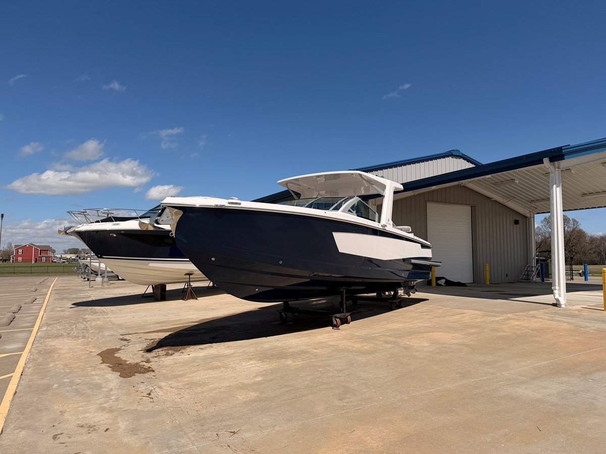 Aviara AV32 — 2025 Aviara AV32