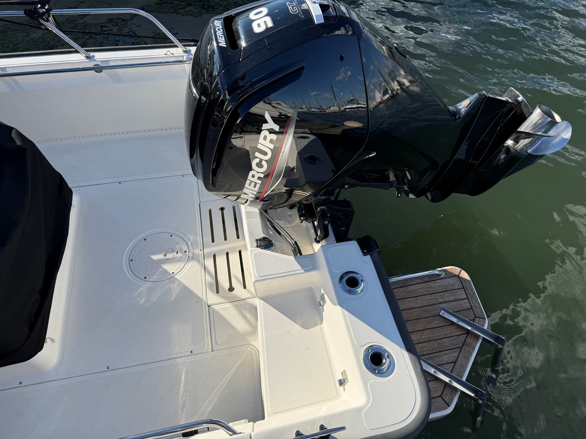 Boston Whaler 170 MONTAUK — 2025 Boston Whaler 170 Montauk — photo 4