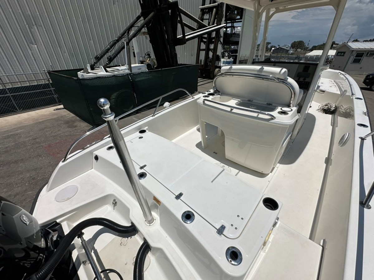 Boston Whaler DAUNTLESS 270 — 2015 Boston Whaler Dauntless 270 — photo 5