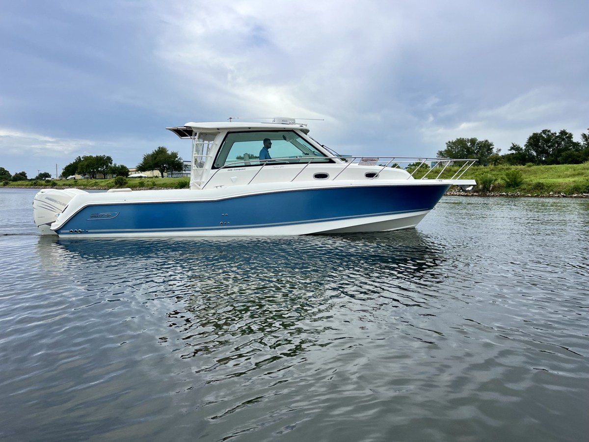 Boston Whaler 345 CONQUEST — 2019 Boston Whaler 345 Conquest — photo 2