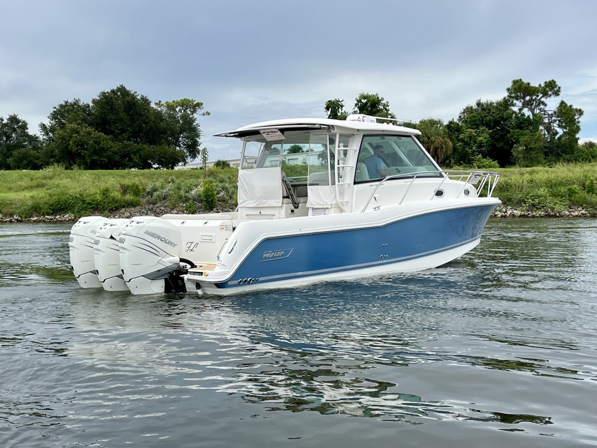 Boston Whaler 345 CONQUEST — 2019 Boston Whaler 345 Conquest — photo 3