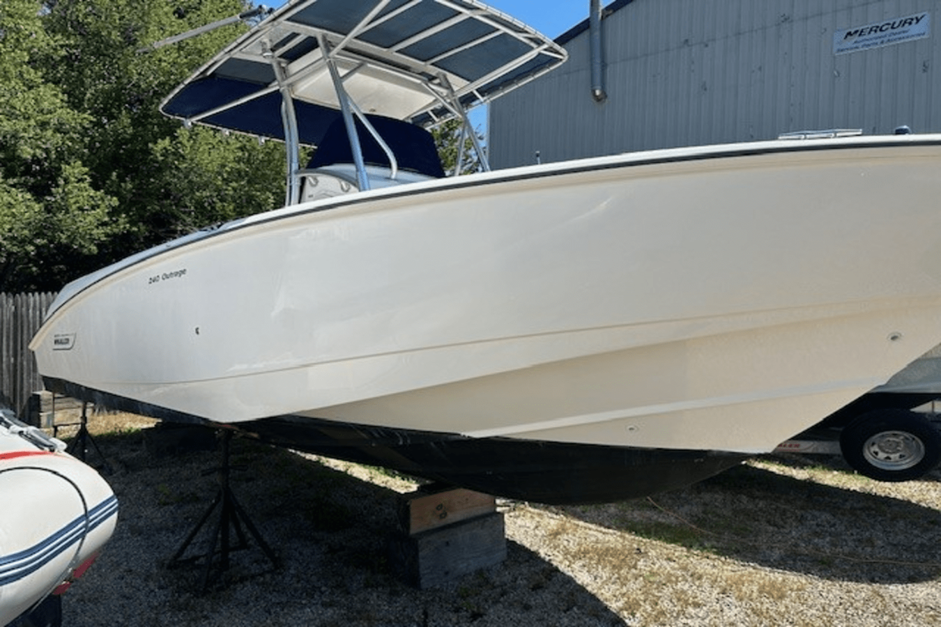 Boston Whaler 240 OUTRAGE — 2006 Boston Whaler 240 Outrage
