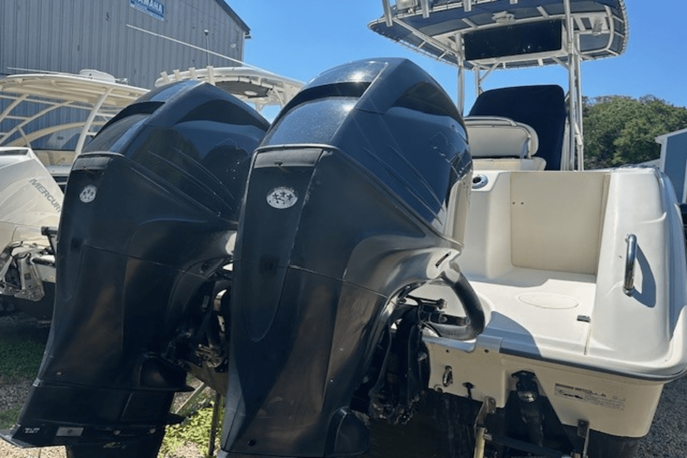 Boston Whaler 240 OUTRAGE — 2006 Boston Whaler 240 Outrage — photo 4