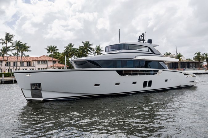 M/Y INTOUCHABLES — 2022 Sanlorenzo Yachts SX88