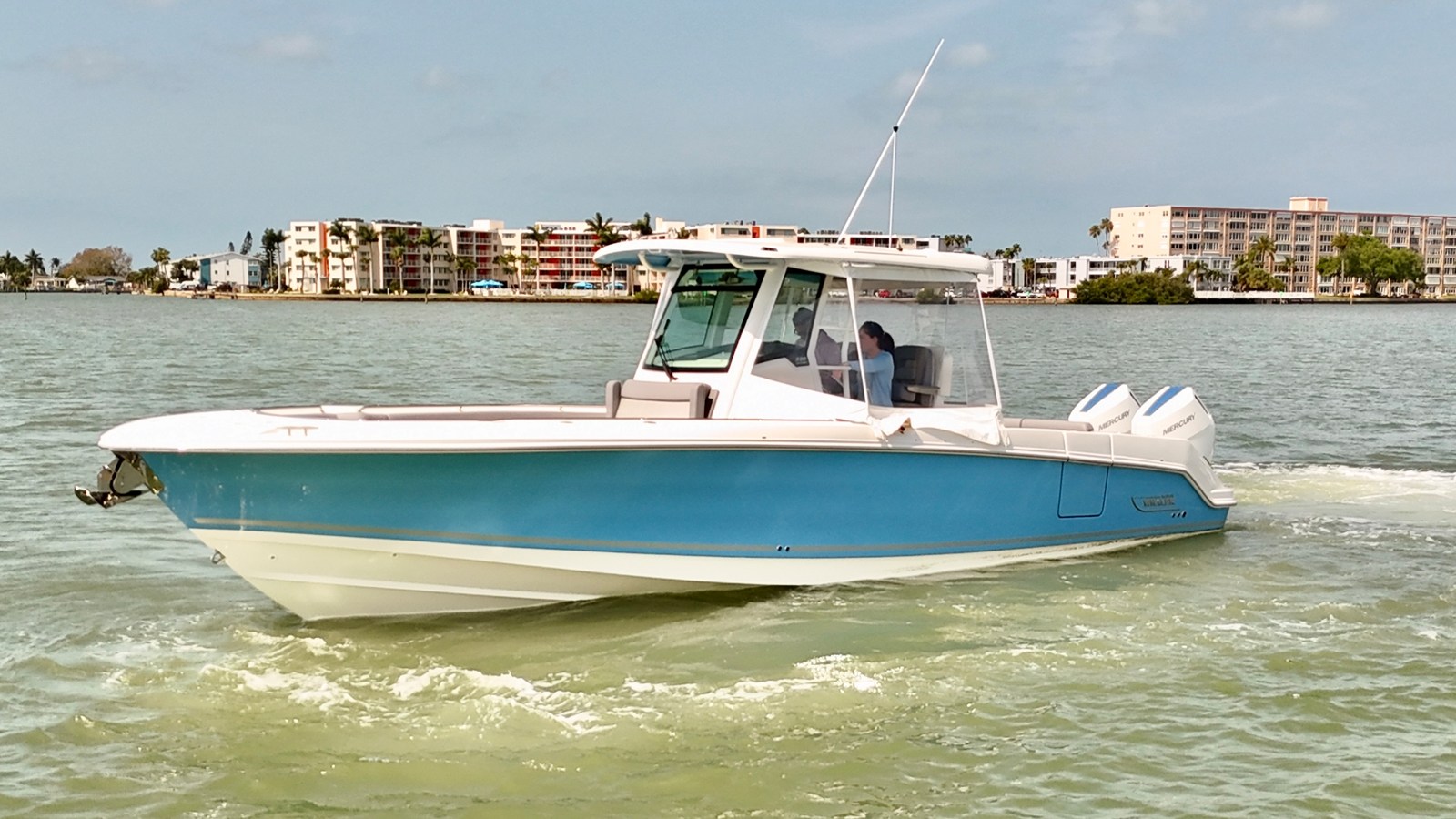 Boston Whaler 330 Outrage — 2026 Boston Whaler 330 Outrage — photo 2