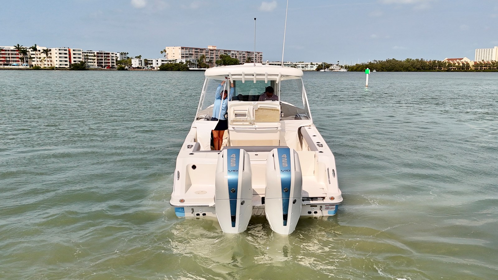 Boston Whaler 330 Outrage — 2026 Boston Whaler 330 Outrage — photo 3