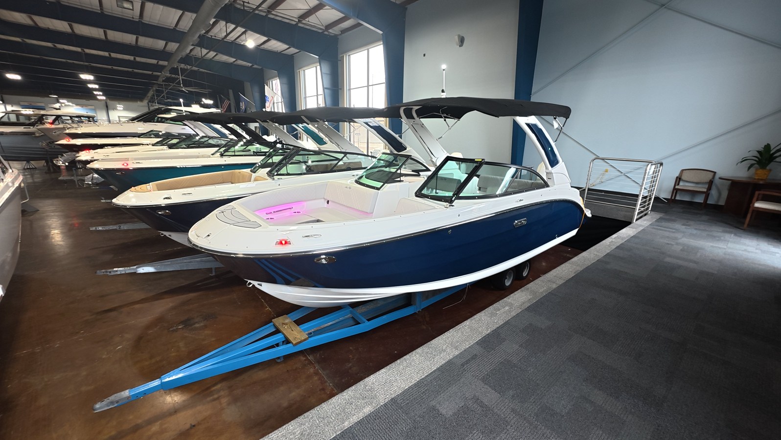 Sea Ray SDX 230 Outboard — 2026 Sea Ray SDX 230 Outboard — fotoğraf 2