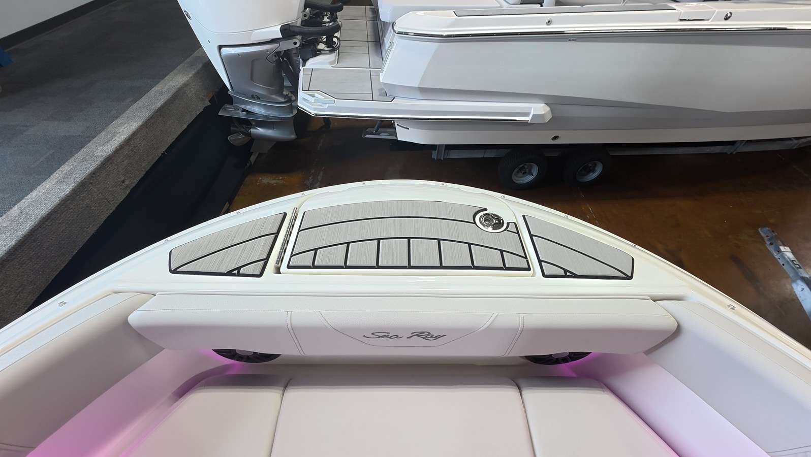 Sea Ray SDX 230 Outboard — 2026 Sea Ray SDX 230 Outboard — fotoğraf 4