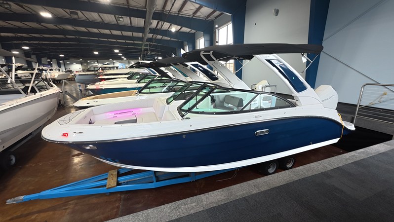 SEA RAY SDX 230 OUTBOARD — 2026 Sea Ray SDX 230 Outboard
