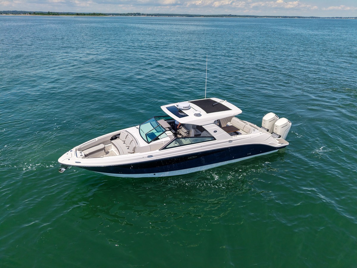 Sea Ray SLX 400 Outboard — 2026 Sea Ray SLX 400 Outboard — photo 5