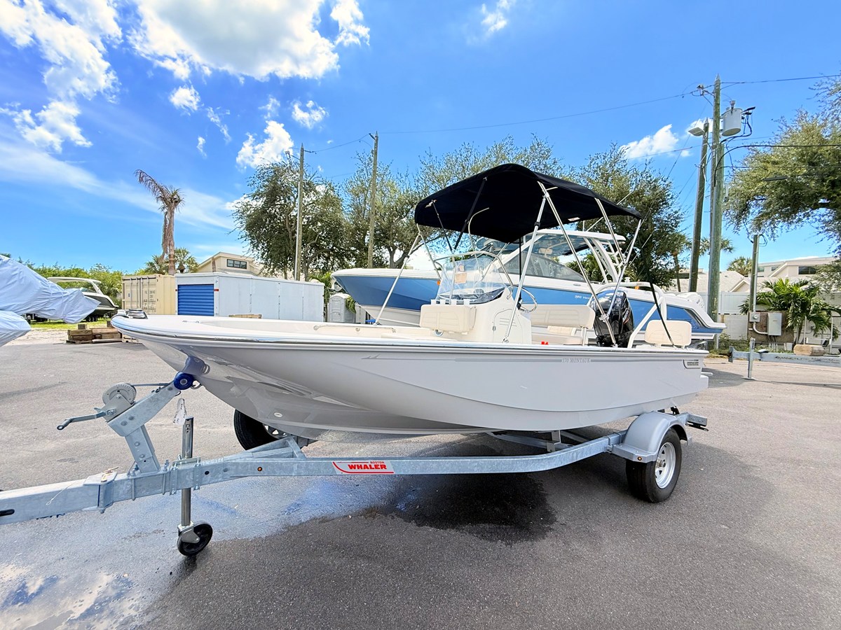 Boston Whaler 170 Montauk — 2027 Boston Whaler 170 Montauk — photo 3