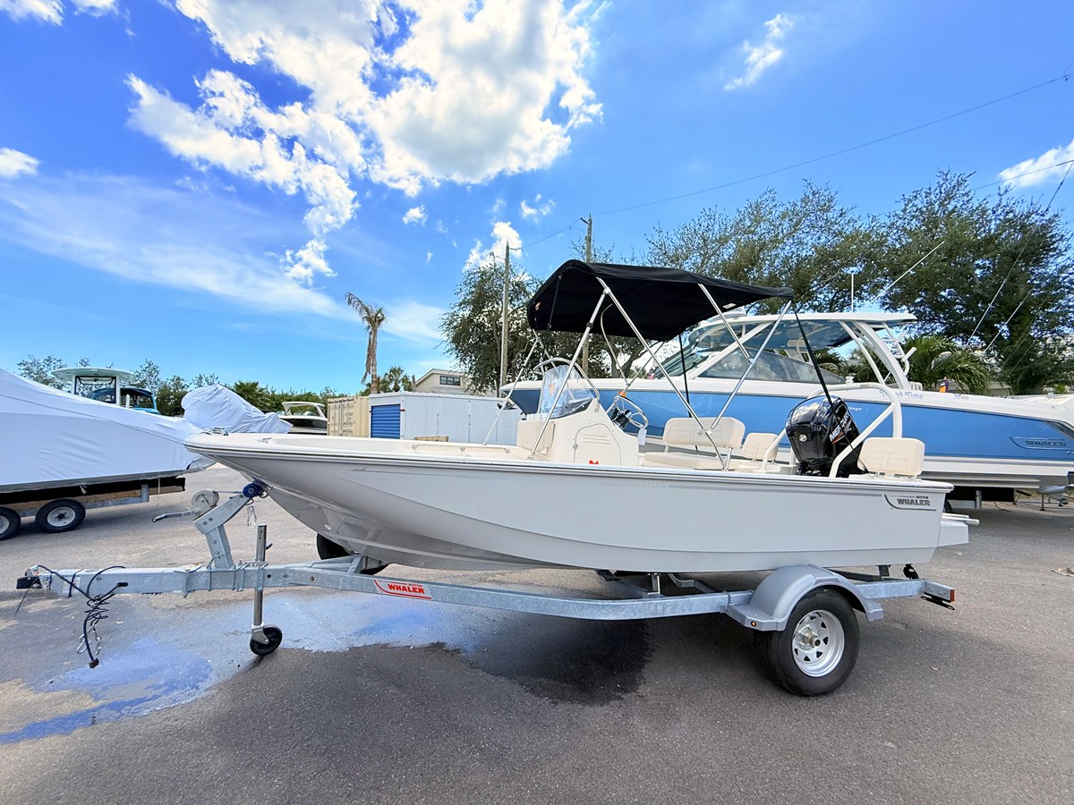 Boston Whaler 170 Montauk — 2027 Boston Whaler 170 Montauk — photo 4