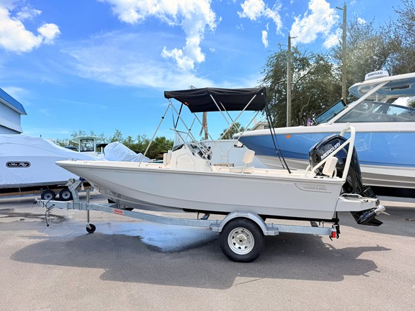 BOSTON WHALER 170 MONTAUK — 2027 Boston Whaler 170 Montauk