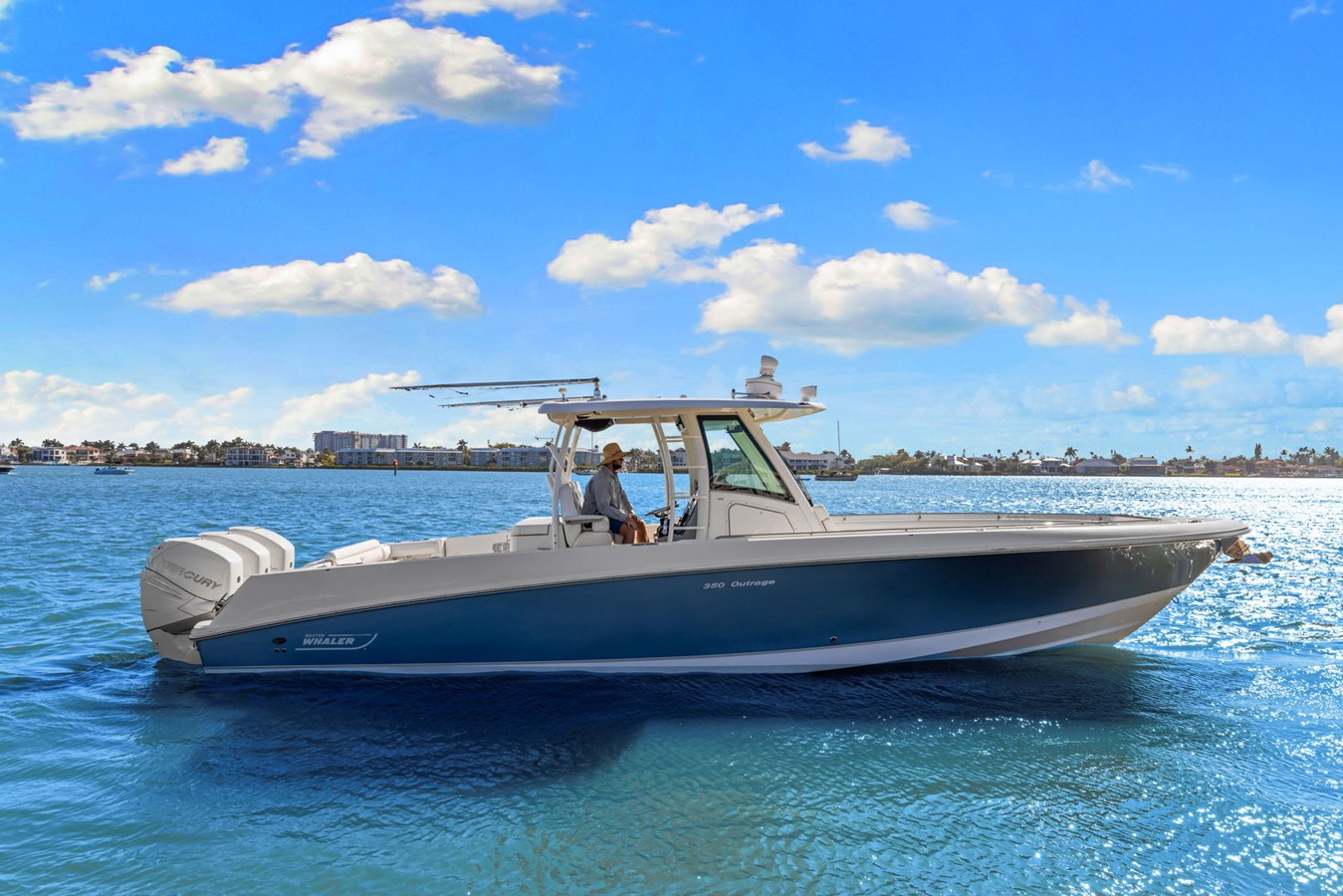 Boston Whaler 350 OUTRAGE — 2014 Boston Whaler 350 Outrage — photo 2