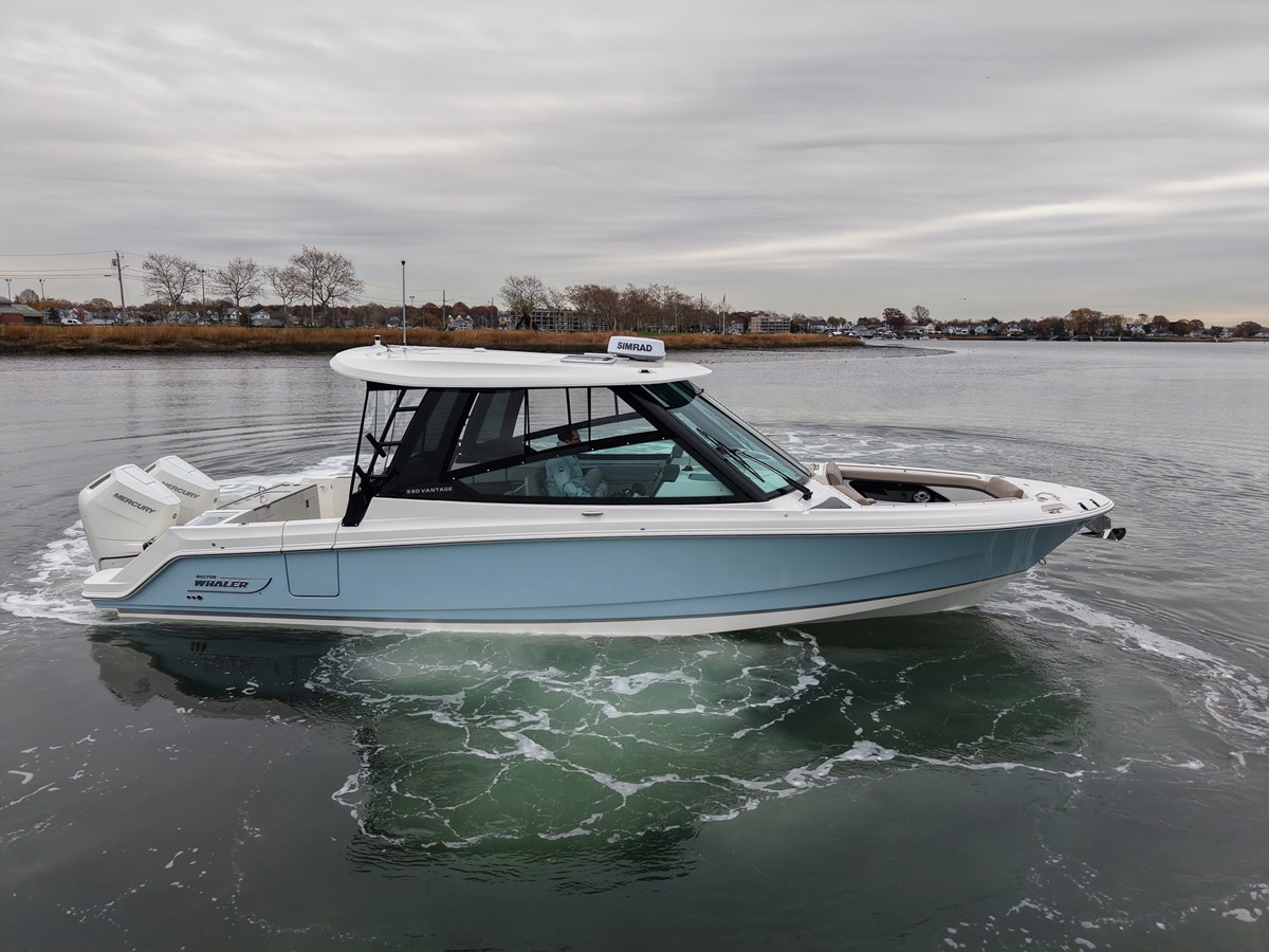 Boston Whaler 330 Vantage — 2026 Boston Whaler 330 Vantage — photo 2