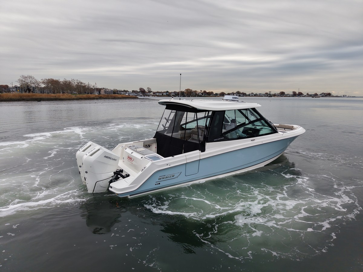 Boston Whaler 330 Vantage — 2026 Boston Whaler 330 Vantage — photo 3
