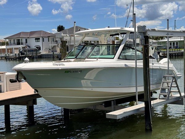 BOSTON WHALER 280 VANTAGE — 2022 Boston Whaler 280 Vantage
