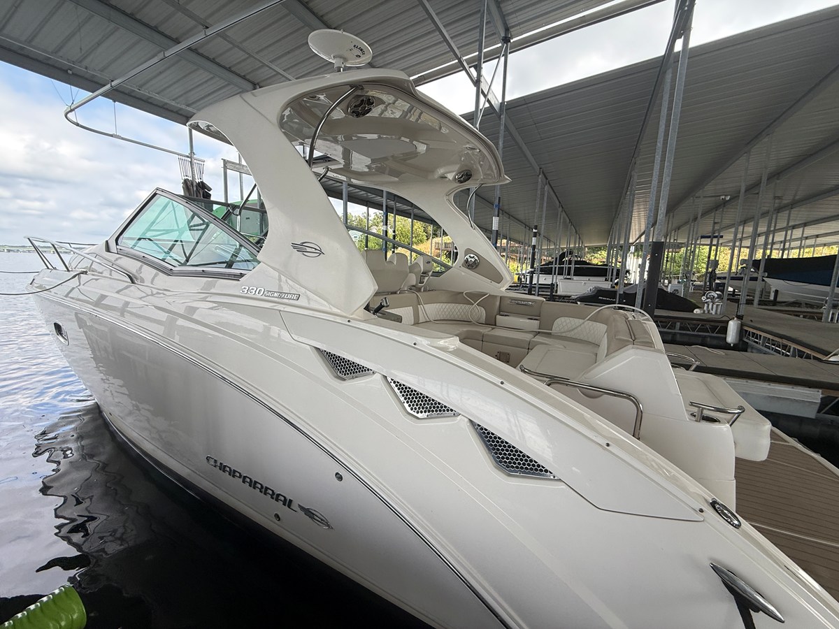 Chaparral 330 SIGNATURE — 2015 Chaparral 330 Signature