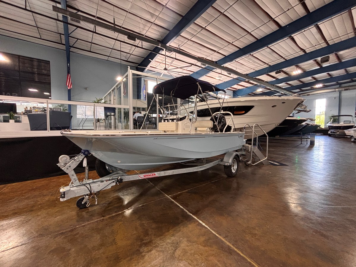 Boston Whaler 170 Montauk — 2027 Boston Whaler 170 Montauk — photo 3