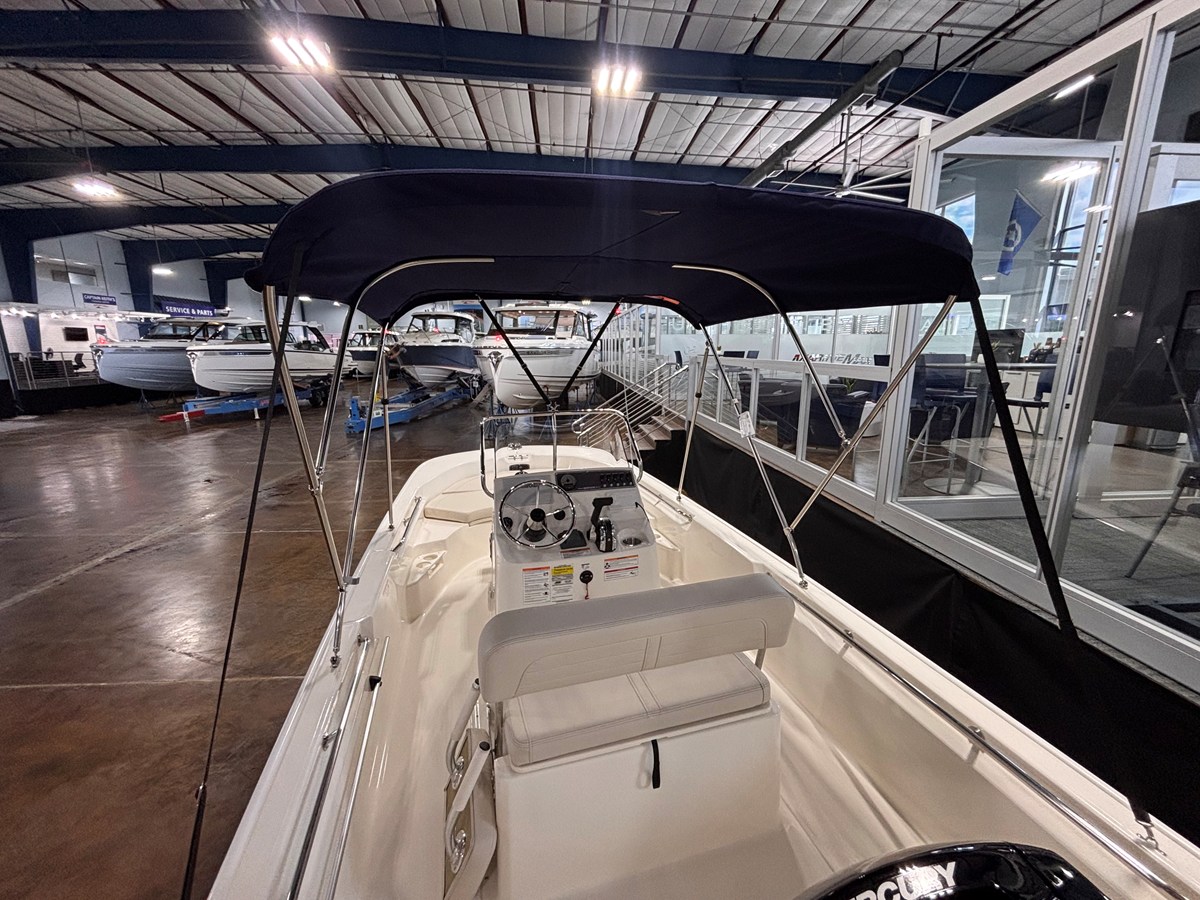 Boston Whaler 170 Montauk — 2027 Boston Whaler 170 Montauk — photo 5