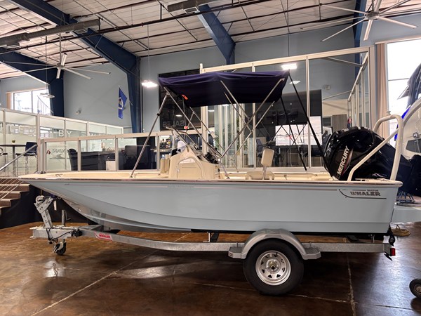 BOSTON WHALER 170 MONTAUK — 2027 Boston Whaler 170 Montauk