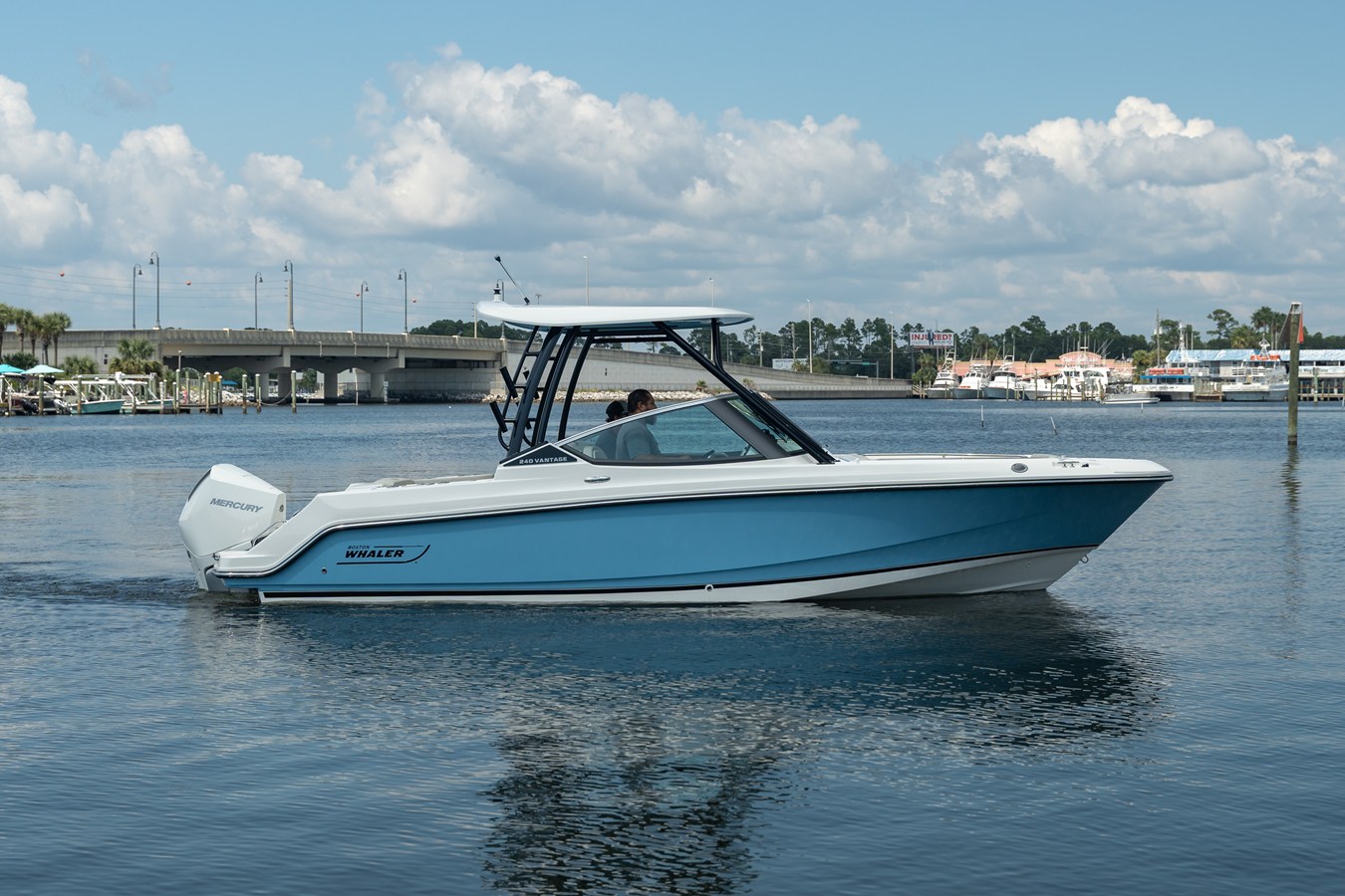 Boston Whaler 240 Vantage — 2027 Boston Whaler 240 Vantage — photo 4