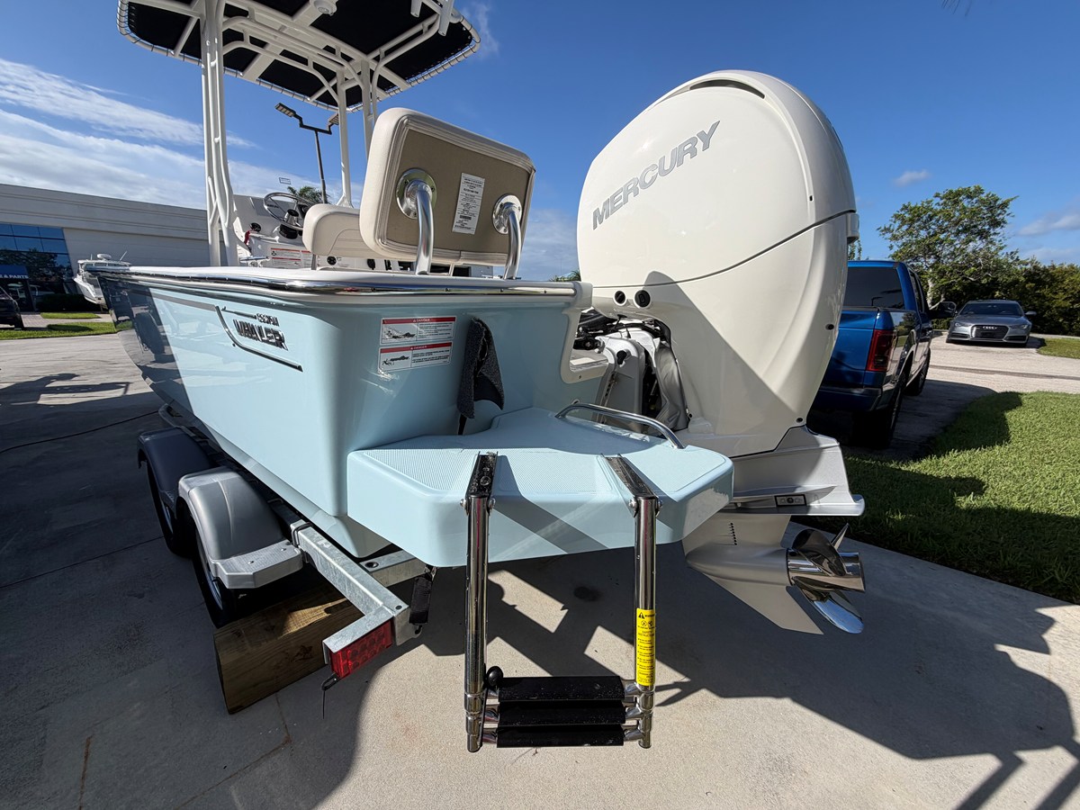 Boston Whaler 190 Montauk — 2027 Boston Whaler 190 Montauk — photo 5