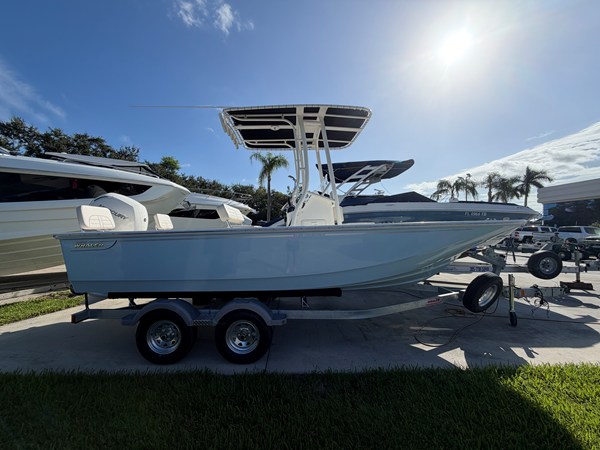 BOSTON WHALER 190 MONTAUK — 2027 Boston Whaler 190 Montauk