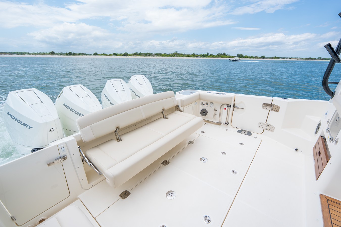 Boston Whaler 405 Conquest — 2026 Boston Whaler 405 Conquest — fotoğraf 3