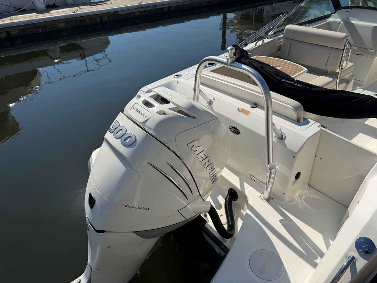 Boston Whaler 230 VANTAGE — 2017 Boston Whaler 230 Vantage — photo 5