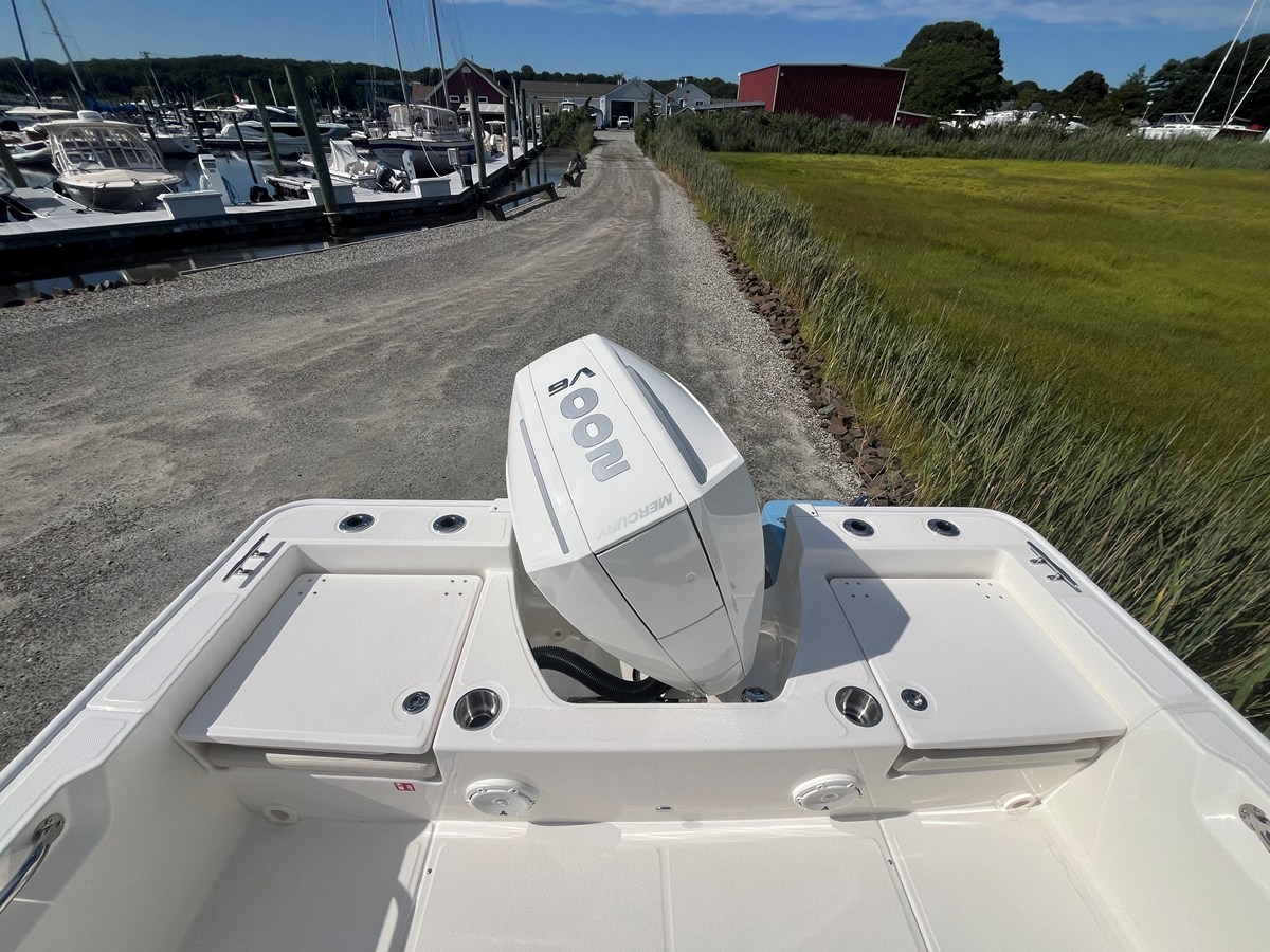 Boston Whaler 210 Montauk — 2027 Boston Whaler 210 Montauk — photo 3