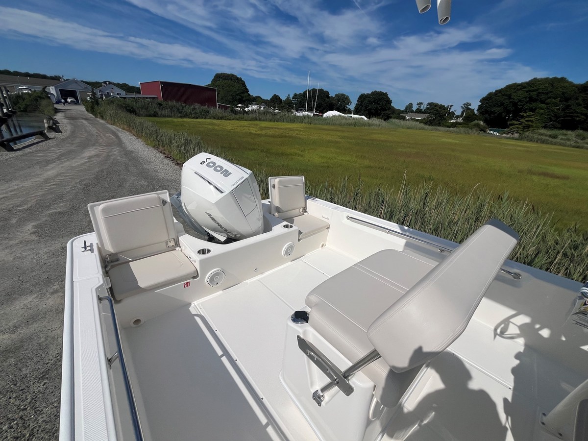 Boston Whaler 210 Montauk — 2027 Boston Whaler 210 Montauk — photo 5
