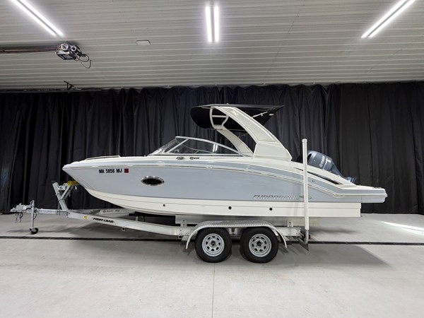 CHAPARRAL 230 SUNCOAST — 2019 Chaparral 230 Suncoast