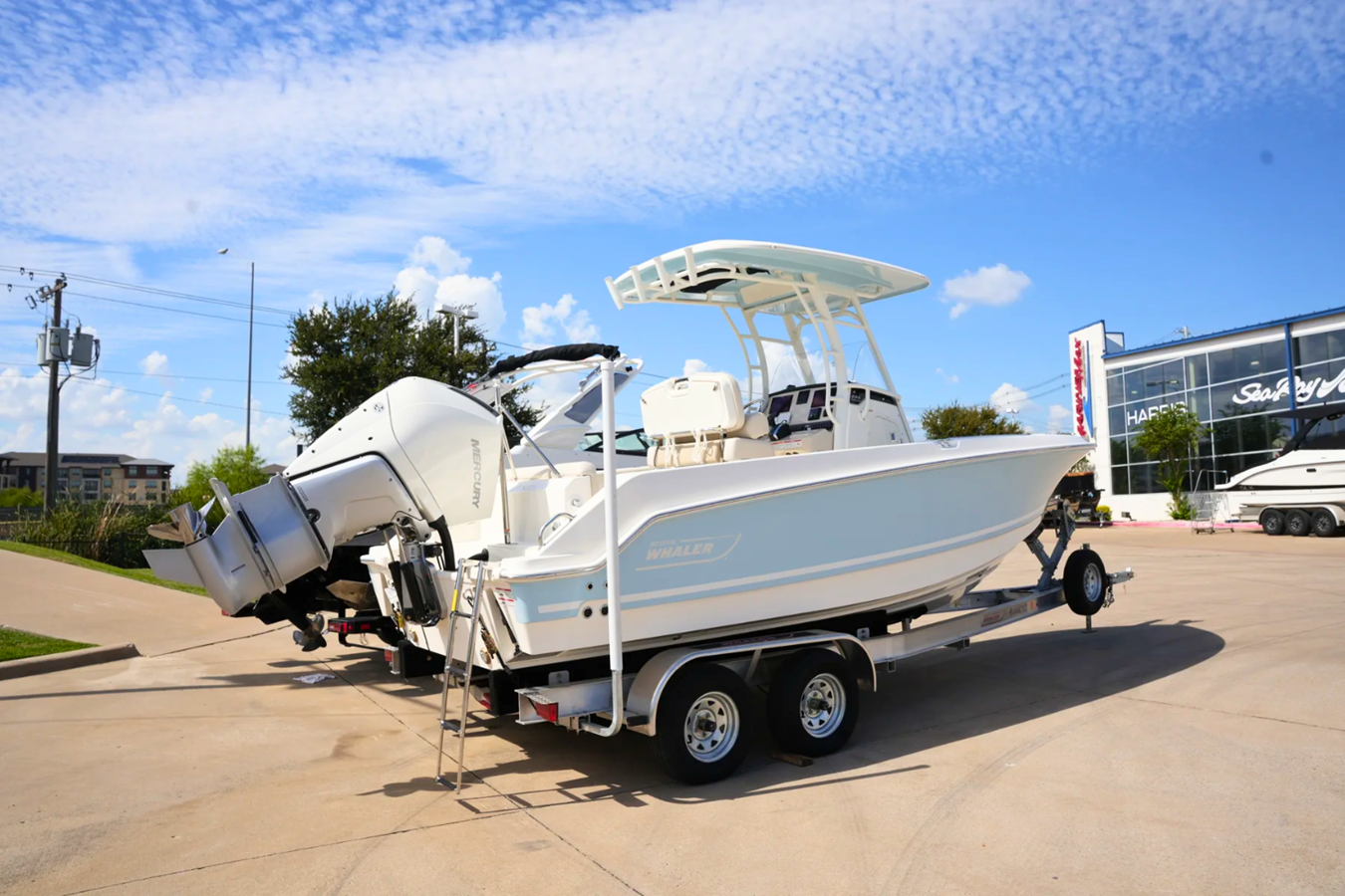 Boston Whaler 230 Outrage — 2026 Boston Whaler 230 Outrage — photo 3