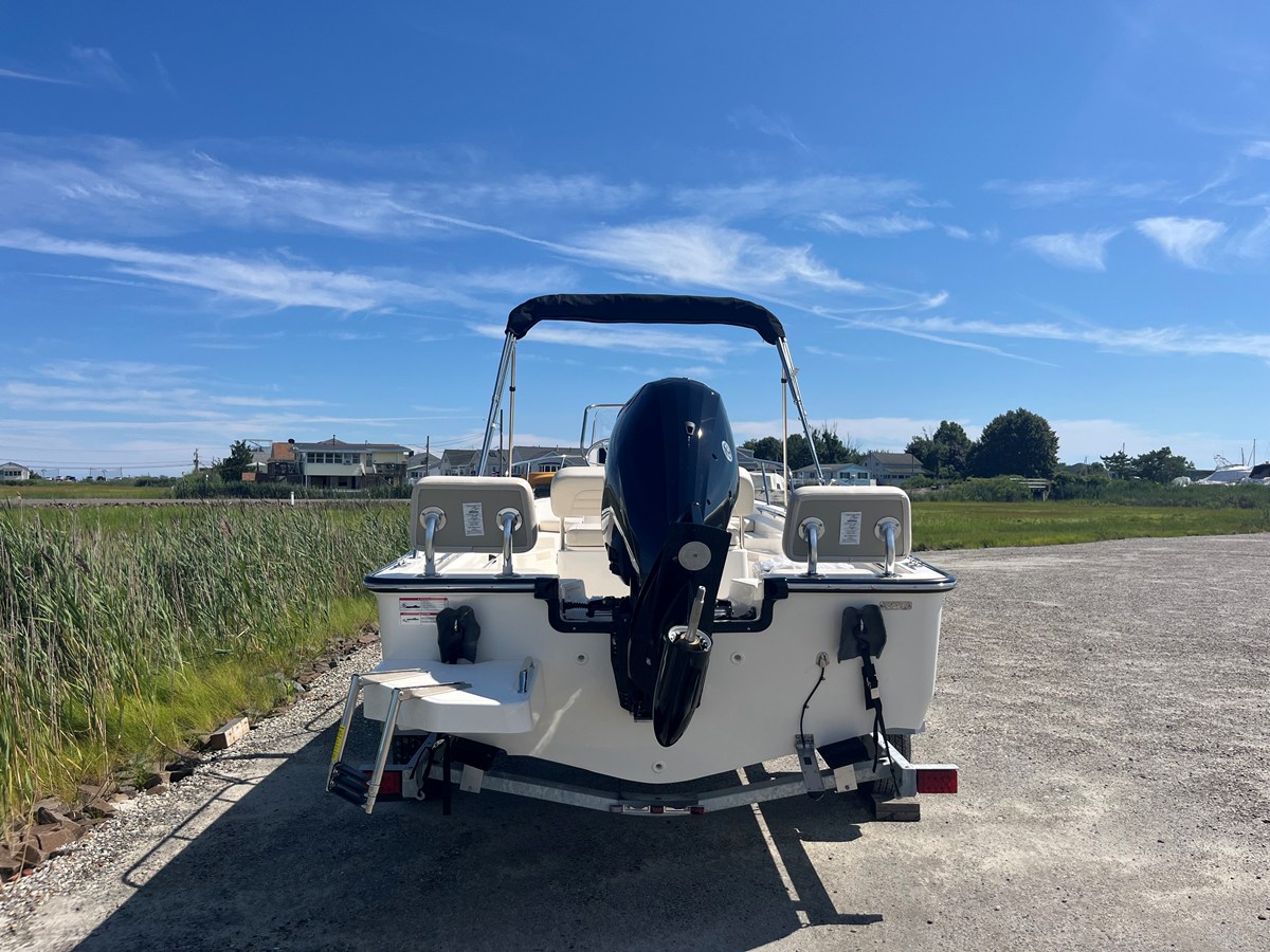 Boston Whaler 170 Montauk — 2026 Boston Whaler 170 Montauk — photo 2