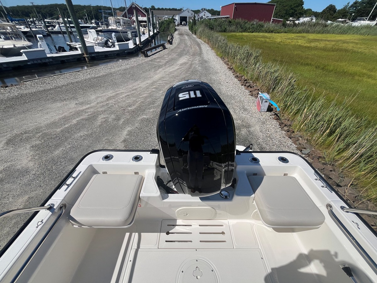 Boston Whaler 170 Montauk — 2026 Boston Whaler 170 Montauk — photo 3