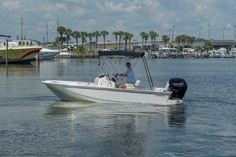 BOSTON WHALER 170 MONTAUK