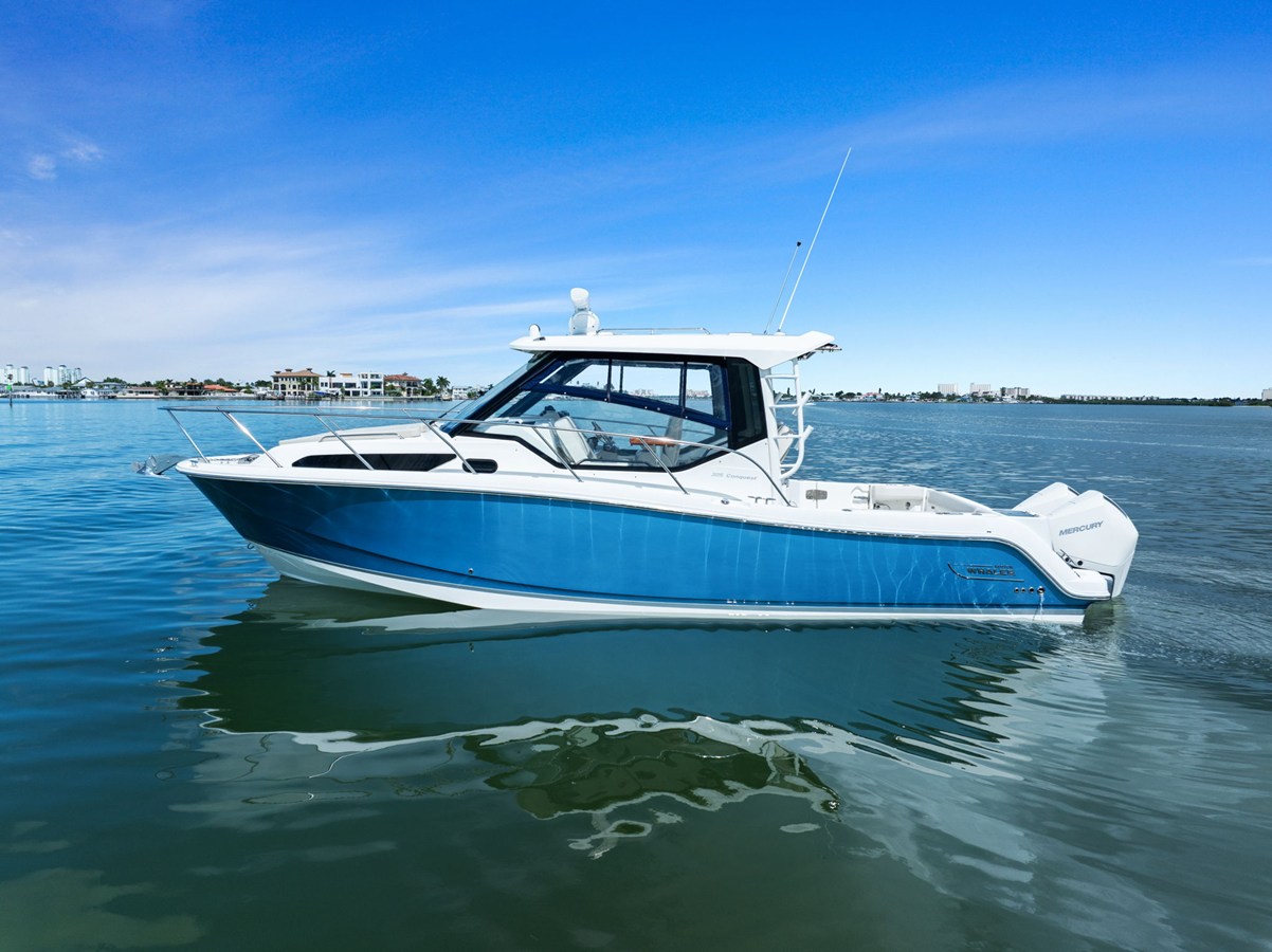 Boston Whaler 325 CONQUEST — 2023 Boston Whaler 325 Conquest — photo 4