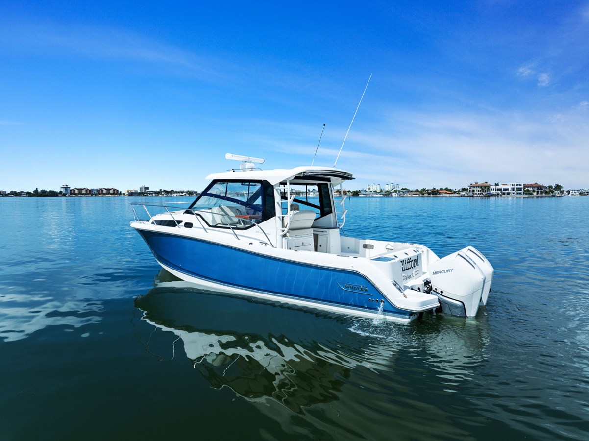 Boston Whaler 325 CONQUEST — 2023 Boston Whaler 325 Conquest — photo 5