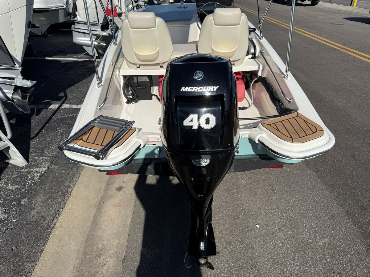 Boston Whaler 130 Super Sport — 2024 Boston Whaler 130 Super Sport — fotoğraf 5